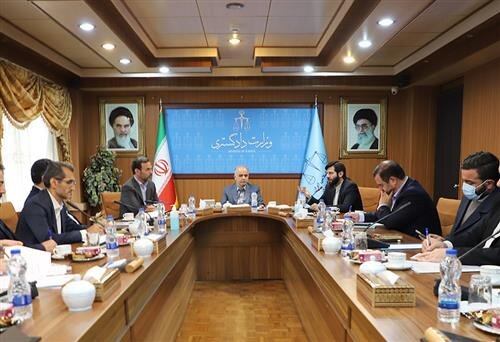 با اصلاح ساختار وزارت دادگستری در صدد افزایش بهره وری هستیم