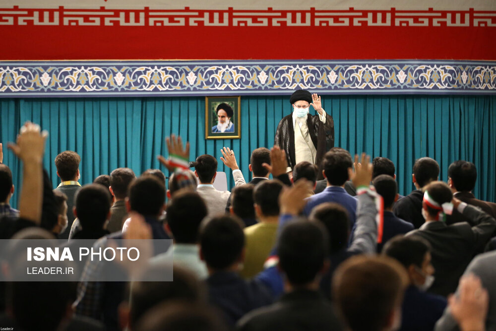 ISNA - Iran’s Supreme Leader meets with students