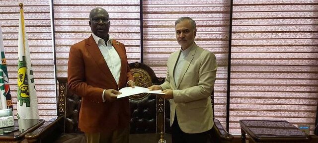 دیدار سفیر ایران با وزیر نفت نیجریه سفیر ایران پیام کتبی اوجی برای اجرای توافقات را نیجریه رساند
