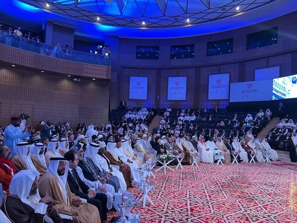 همایش جهانی گفتگو در بحرین با حضور پاپ فرانسیس و شیخ الازهر همایش جهانی گفتگو در بحرین با حضور پاپ فرانسیس و شیخ الازهر