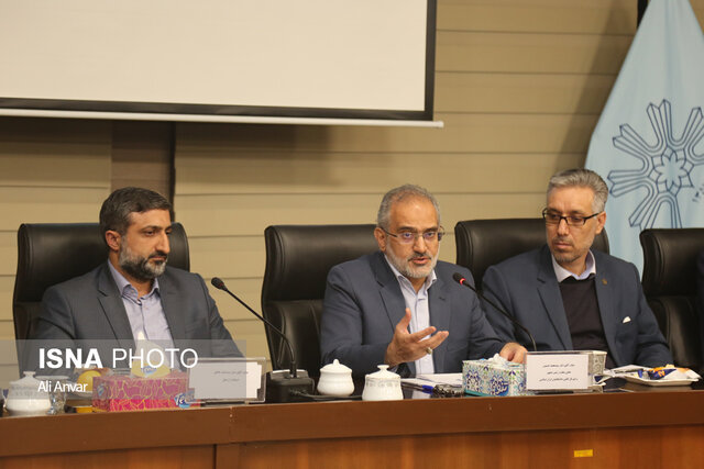 نشست معاون امور مجلس رئیس جمهور با دانشگاهیان اردبیل