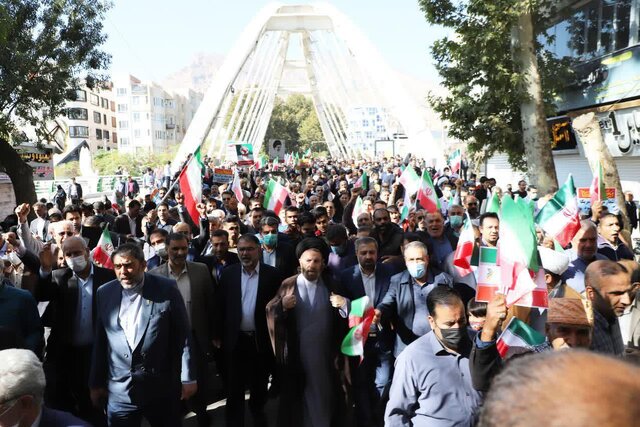 آغاز راهپیمایی باشکوه ۱۳ آبان در لرستان/ مرگ بر آمریکا طنین انداز شد
