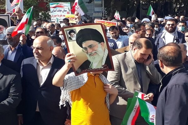 آغاز راهپیمایی باشکوه ۱۳ آبان در لرستان/ مرگ بر آمریکا طنین انداز شد