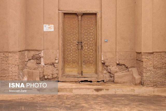 زیر گنبد کبود یزد خبری از مطالبات مردم نیست!
