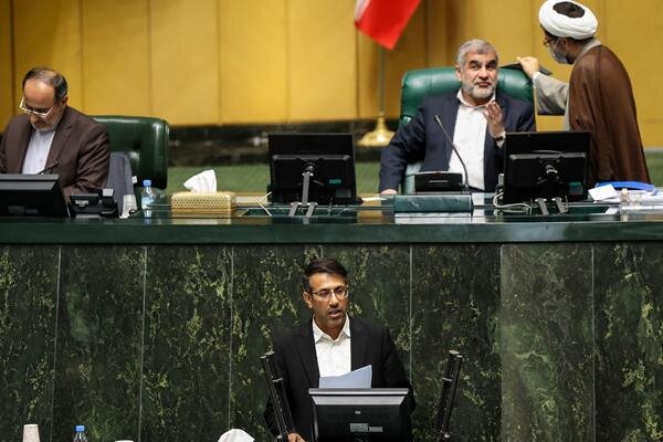 حسین زاده: مسئولان به نوجوانان و جوانان بیشتر بها دهند حسین زاده: مسئولان به نوجوانان و جوانان بیشتر بها دهند
