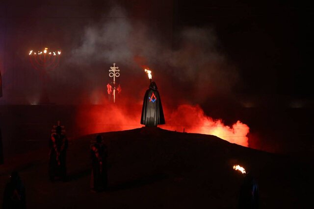 این نمایش ۷۰۰ هزار تومانی را رایگان ببینید!