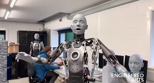 ربات "آمکا" تا یک سال آینده میتواند راه برود