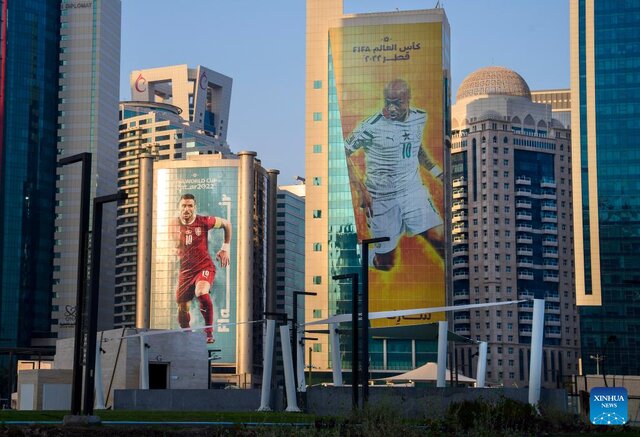 تصاویری از پوسترهای غولپیکر بر آسمانخراشهای دوحه