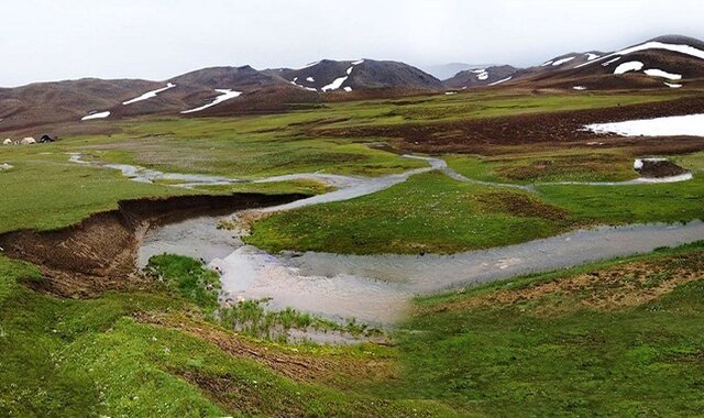 تخت سرتشتک رابر ۷ اثر دیگر از استان کرمان در فهرست آثار ثبت ملی