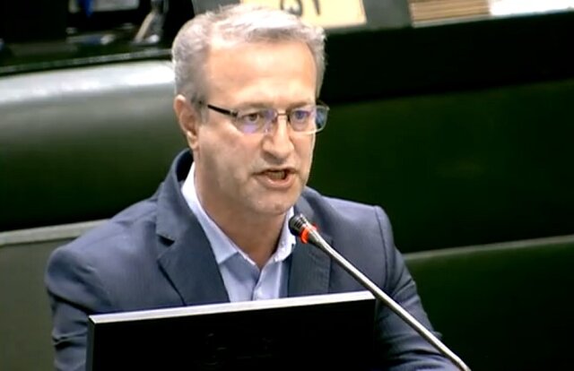 محسنی بندپی: باید به درد دل تولیدکنندگان دارو گوش داد محسنی بندپی: باید به درد دل تولیدکنندگان دارو گوش داد
