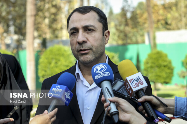 صالح آبادی: دولت انگیزهای برای افزایش قیمت دلار ندارد صالح آبادی: دولت انگیزهای برای افزایش قیمت دلار ندارد
