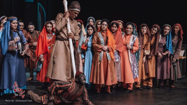 گلاب آدینه: همیشه آرزوی اجرای "پردهخانه" را داشتم