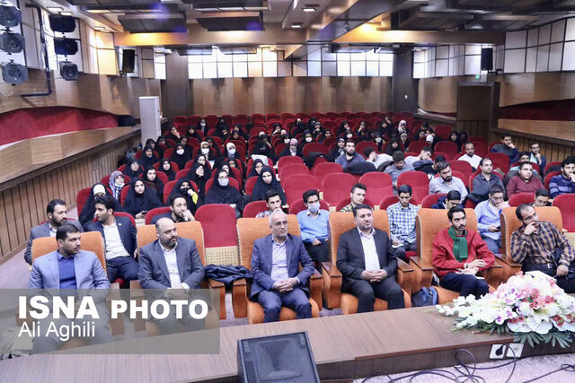 نخبه سیاسی بالاتر از کنشگر سیاسی است/دستگاه فکری و معرفتی پیش شرط نخبگی در تراز انقلاب است