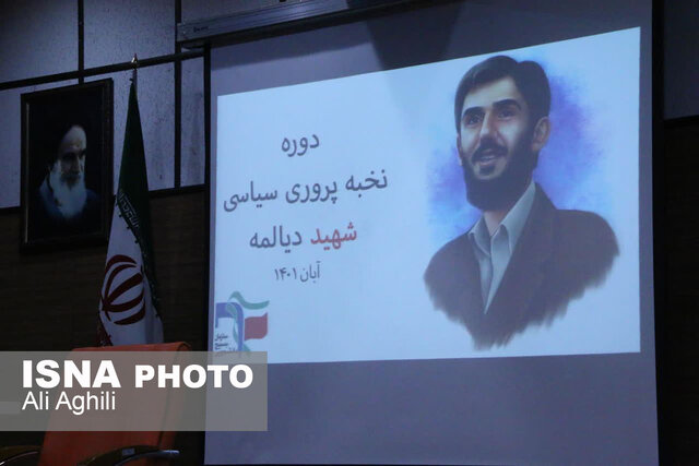 نخبه سیاسی بالاتر از کنشگر سیاسی است/دستگاه فکری و معرفتی پیش شرط نخبگی در تراز انقلاب است