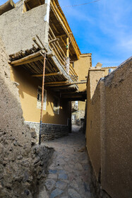 روستای تاریخی برزُک