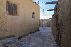 روستای تاریخی برزُک