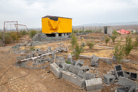 تخریب سازه‌های ساخته شده در زمین‌های تفکیک شده کشاورزی در منطقه امامزاده معین روستای خلج آباد <a href='https://sayeb.ir/tag/%d9%82%d9%85'>قم</a> توسط سازمان جهاد کشاورزی
