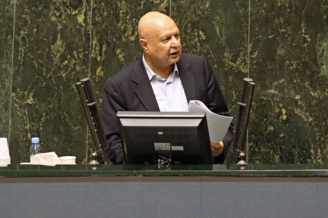 میرکاظمی: در بودجه ۱۴۰۲، ۶۰۳ همت درآمد از محل فروش نفت پیش بینی شده است میرکاظمی: در بودجه ۱۴۰۲، ۶۰۳ همت درآمد از محل فروش نفت پیش بینی شده است