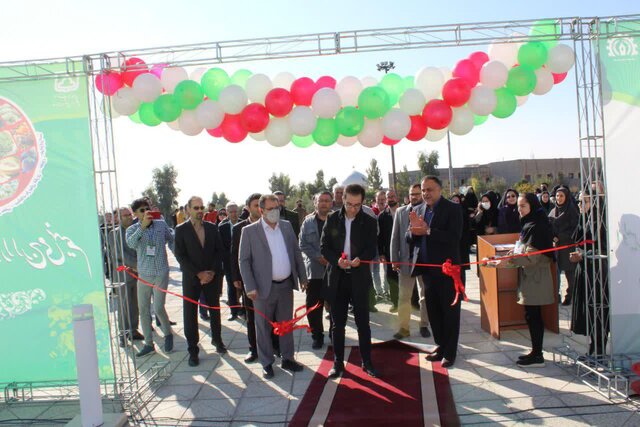 جشنواره میوه و غذای قومس در دانشگاه سمنان