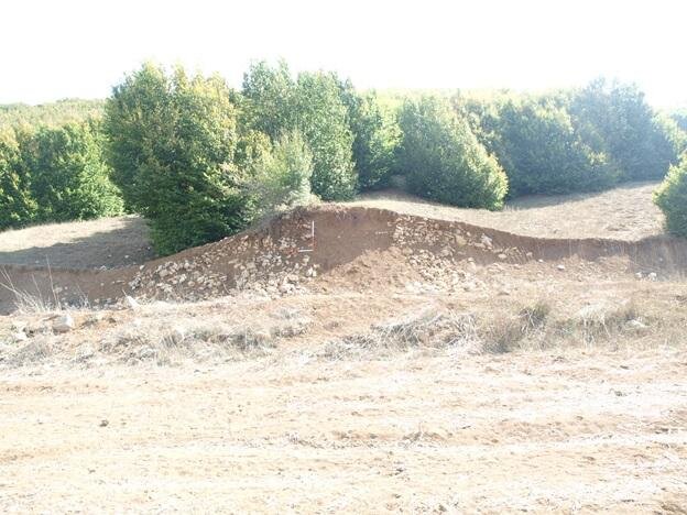 کشف یک دیوار تاریخی در ساری