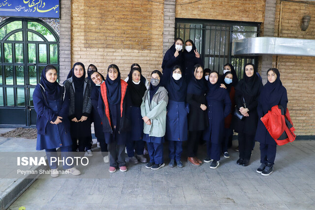 بازدید جمعی از دانش آموزان اصفهانی از خبرگزاری ایسنا