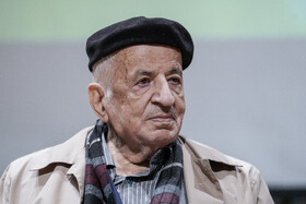 تجلیل از مهدی محقق در مراسم پایانی بیست و نهمین دوره جایزه کتاب سال دانشجویی و بیستمین پایاننامه سال دانشجویی