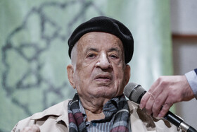 تجلیل از مهدی محقق در مراسم پایانی بیست و نهمین دوره جایزه کتاب سال دانشجویی و بیستمین پایاننامه سال دانشجویی