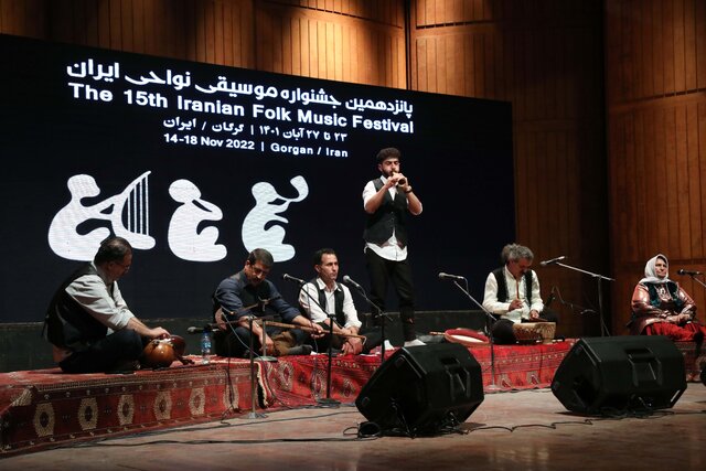 عاشیقهای زن آغازگر جشنواره نواحی شدند