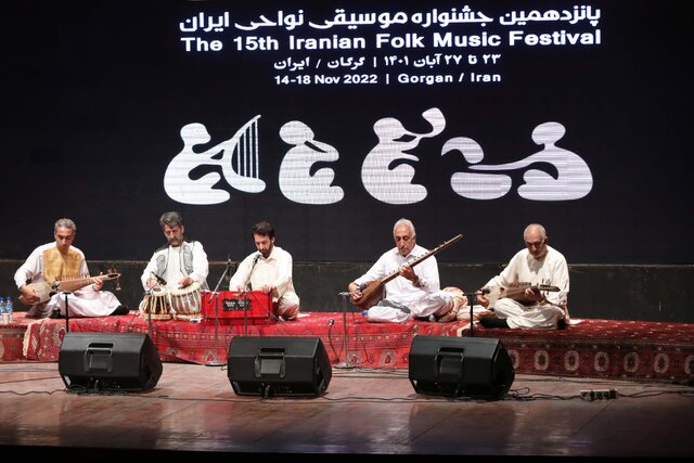 عاشیقهای زن آغازگر جشنواره نواحی شدند