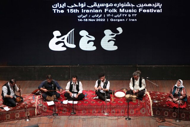 عاشیقهای زن آغازگر جشنواره نواحی شدند