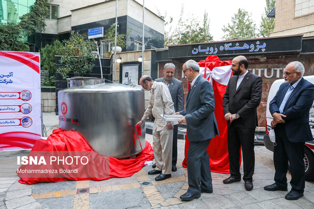 رونمایی از آخرین فناوریهای«خون بندناف»در رویان رونمایی از آخرین فناوریهای«خون بندناف»در رویان