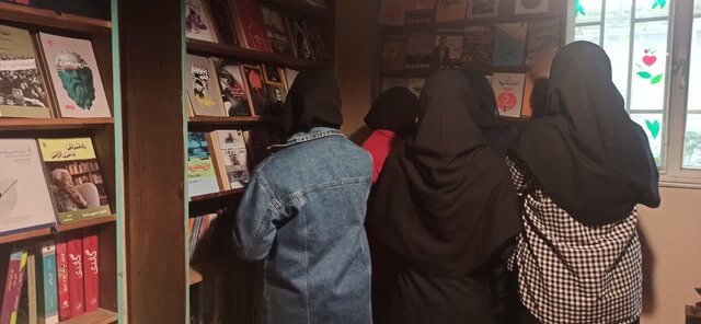 کافه کتاب "سلام" میزبان دختران فرهیخته "دبیرستان سما" گنبدکاووس