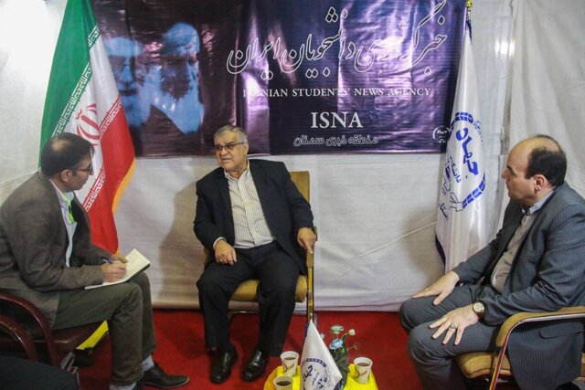 نباید فعالان صنایع دستی برای یک وام ۵۰ میلیونی معطل بمانند