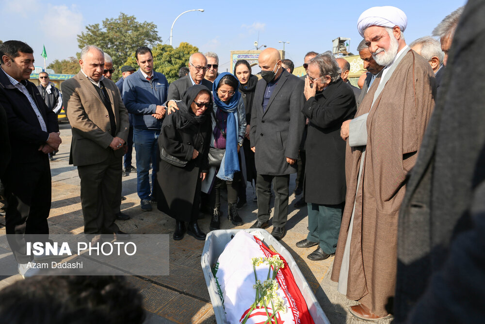 پیکر ناصر تکمیل همایون در زادگاهش آرام گرفت