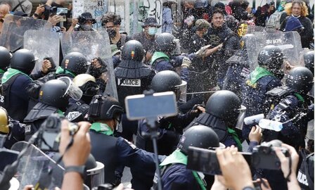 اعتراضات ضد دولتی در تایلند همزمان با برگزاری نشست اپک