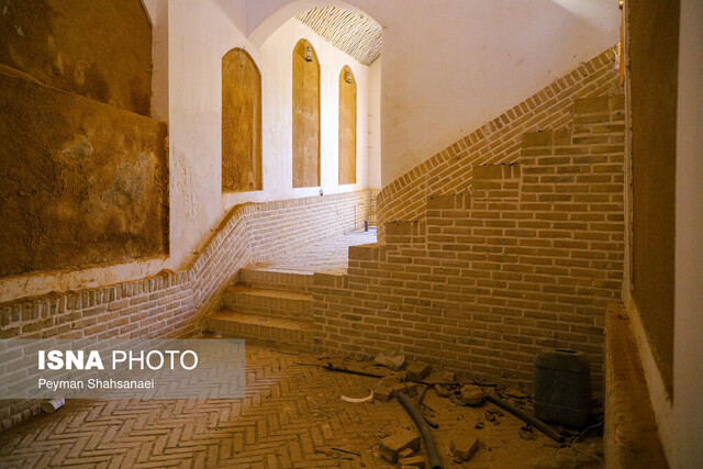 حمام بَرزُک و تلاش برای بقا