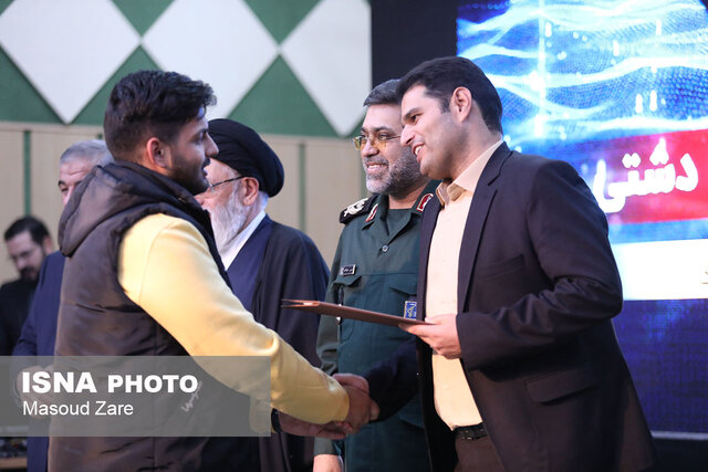 مهمترین وظیفه امروز بسیج در فضای مجازی ارتقای سواد رسانهای است