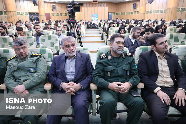 مهمترین وظیفه امروز بسیج در فضای مجازی ارتقای سواد رسانهای است