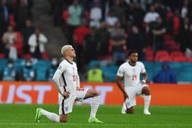 داستان زانو زدن انگلیسی‌ها قبل بازی چیست؟