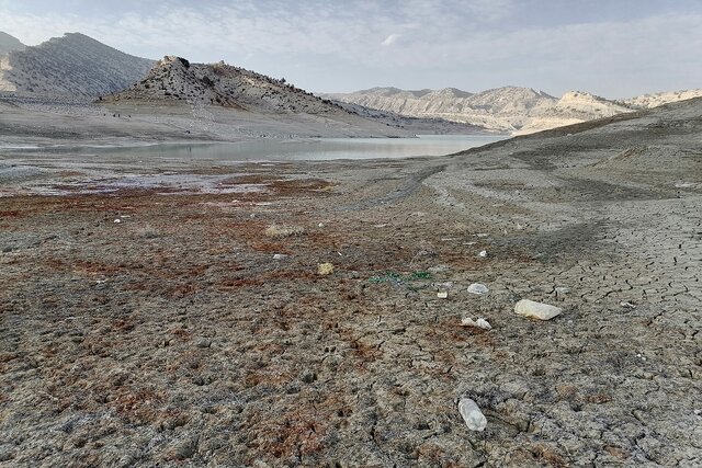 کاهش ارتفاع آب در سد ایلام به روابت تصویر