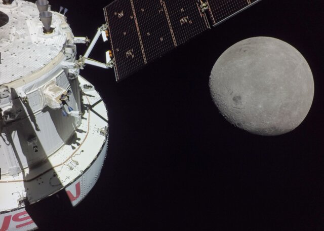 پرواز موفقیت آمیز کپسول "اوریون" در نزدیکی ماه