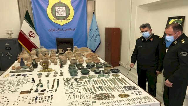 عکس آرشیوی است توقیف ۲۷ هزار شیء تاریخی قاچاق در یک سال