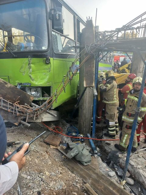 جزییات برخورد اتوبوس با ۳ تاکسی در میدان شوش