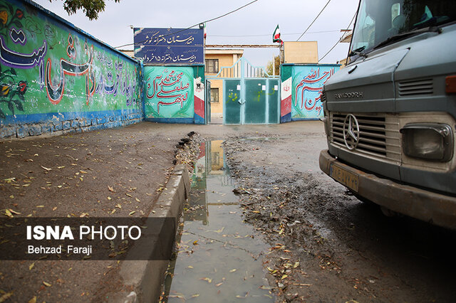 اینجا بچهها با "فاضلاب" و "مار 3 سر" زنگی میکنند!