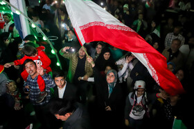 شادی مردم مشهد پس از پیروزی ایران مقابل ولز