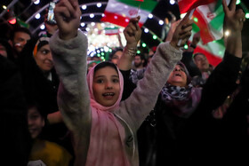 شادی مردم مشهد پس از پیروزی ایران مقابل ولز