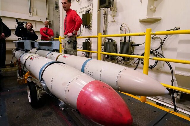 موشک آمریکایی AGM-۸۸B برخورد موشک آمریکایی در اوکراین به ساختمان غیرنظامی