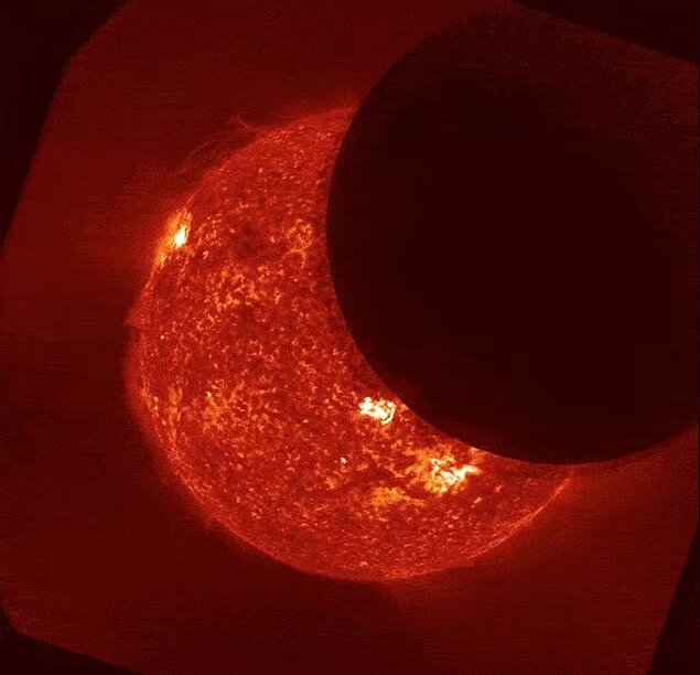 فیلم حیرتانگیز لحظه عبور ماه از مقابل خورشید