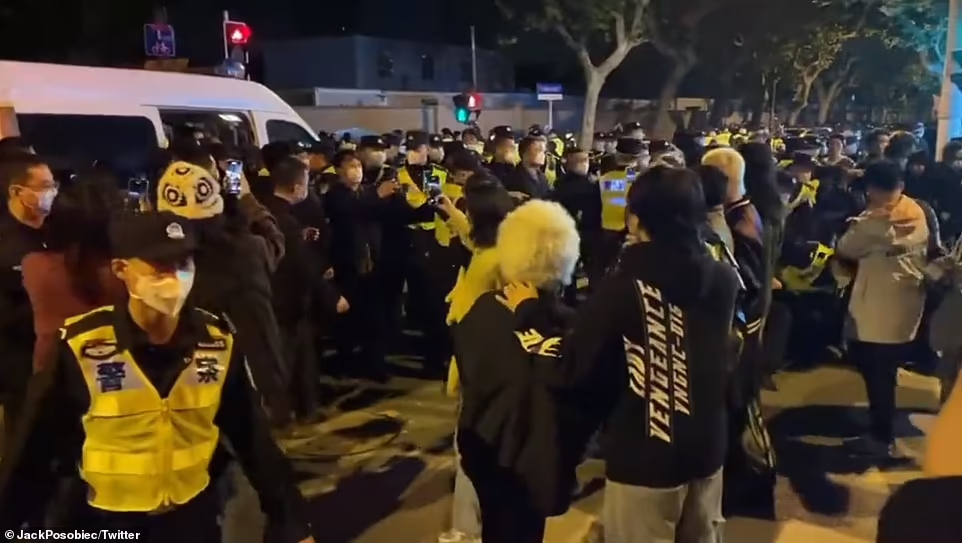 کرونا و محدودیتهایش صدای چینیها را درآورد