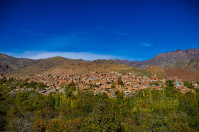 ردای قرمز پاییز بر تن ابیانه